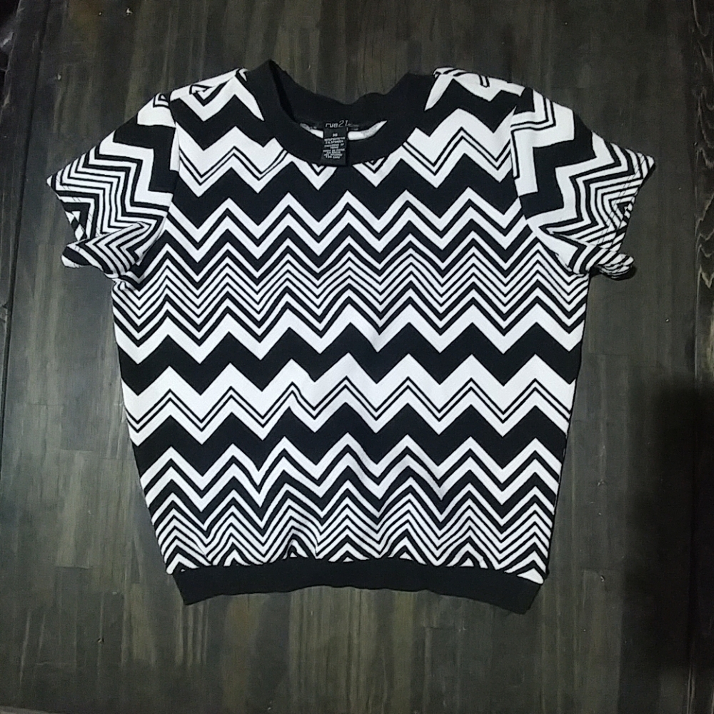 Black and white crop top